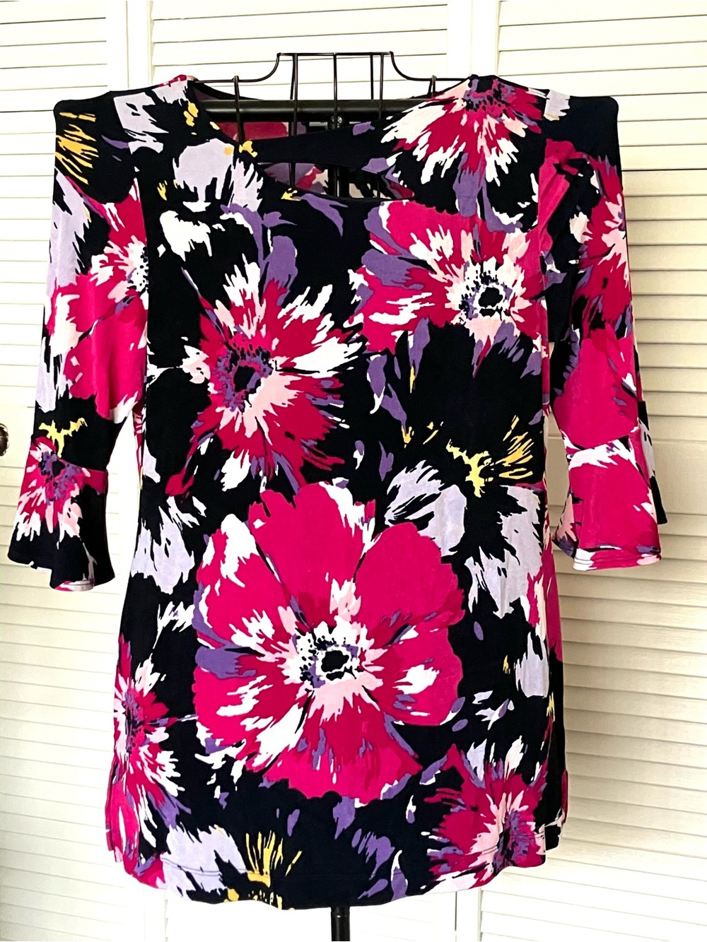 Womens Chico's Travelers Black Pink Floral 3/4 Bell Sleeve Top Chicos Size 2 L
